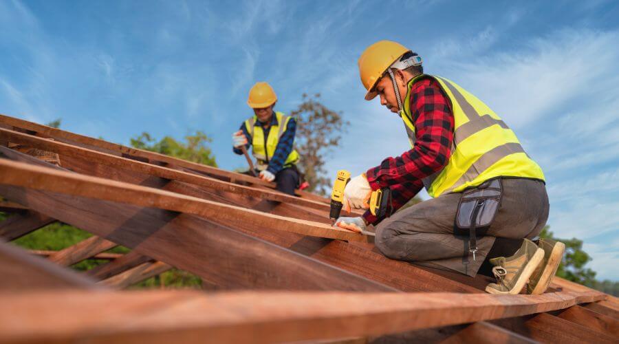 Professional Flat Roofing Installation services in Luling, TX